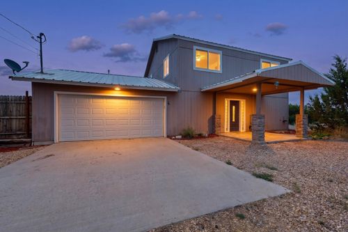 4 Cavanee Cir, Edgewood, NM, 87015-9547 | Card Image