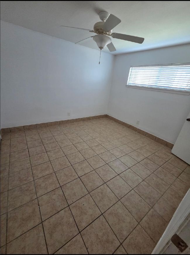 APT-38 - 8110 Albacore Dr, House attached with 2 bedrooms, 2 bathrooms and 1 parking in Houston TX | Image 4