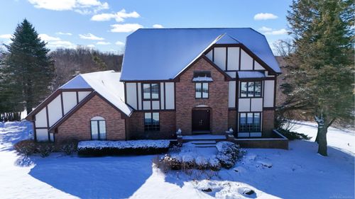 133 Flumerfelt Ln, Rochester, MI, 48306-2638 | Card Image