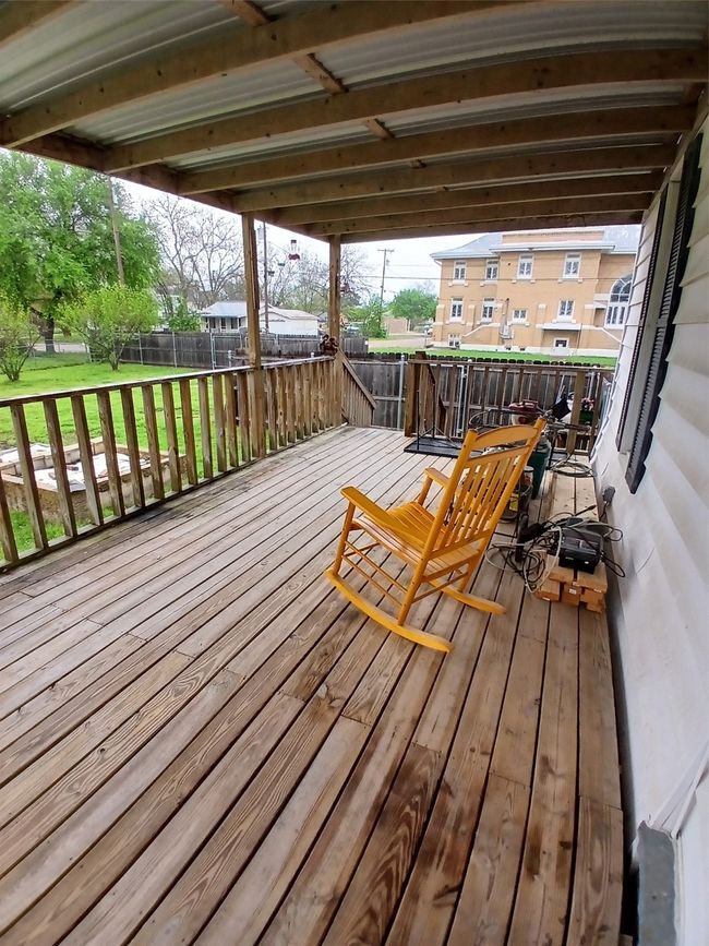 300 Nw 2 Nd St, House other with 2 bedrooms, 2 bathrooms and null parking in Hubbard TX | Image 31