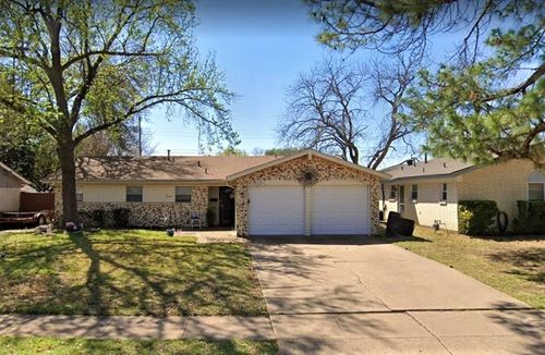 2104 Meadow Dl, Irving, TX, 75060-7305 | Card Image