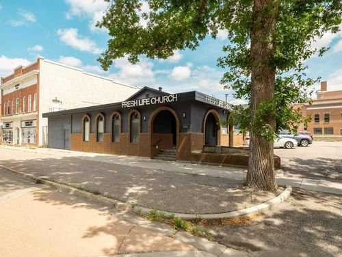 327 10 St S, Lethbridge, AB, T1J2M7 | Card Image