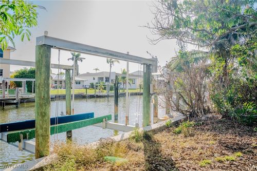 222 1st St, BONITA SPRINGS, FL, 34134-7319 | Card Image
