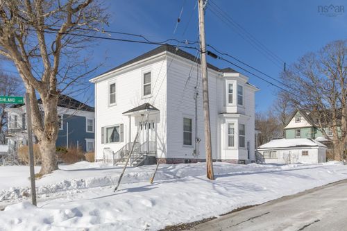 48 Albert St, Yarmouth, NS, B5A3N6 | Card Image