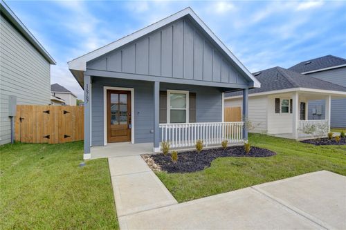 16787 N Marie Village Dr, Conroe, TX, 77306-1408 | Card Image