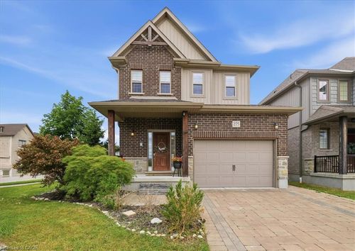 275 Falconridge Dr, Kitchener, ON, N2K0C5 | Card Image