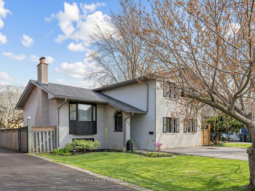 592 Montbeck Cres, Mississauga, ON, L5G1N8 | Card Image