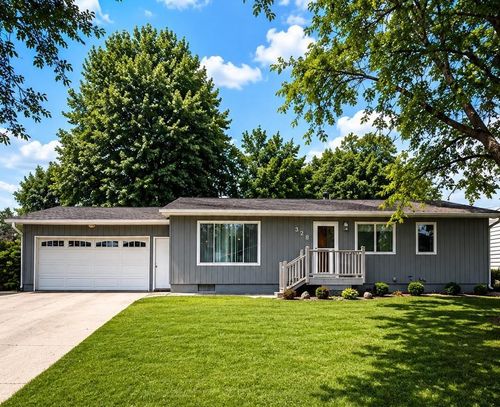 328 Park St, Sherburn, MN, 56171-1081 | Card Image