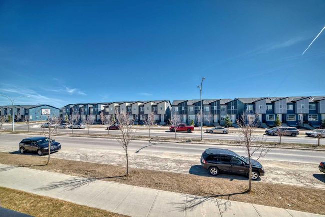 247 Redstone Boulevard Ne, Home with 3 bedrooms, 2 bathrooms and 3 parking in Calgary AB | Image 14