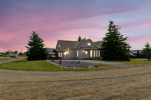 328 6 Ave N, Champion, AB, T0L0R0 | Card Image