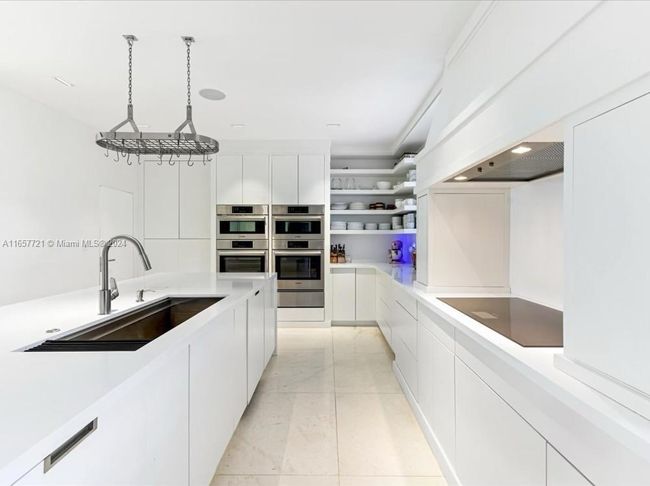 APT-101 - 1000 Venetian Way, Townhouse with 4 bedrooms, 4 bathrooms and null parking in Miami Beach FL | Image 8
