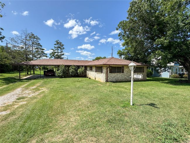 904 W 12 Th St, House other with 3 bedrooms, 2 bathrooms and null parking in Cisco TX | Image 25