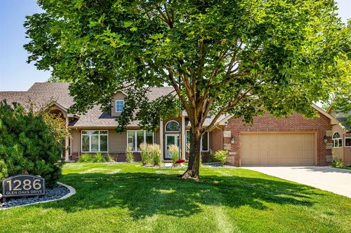 1286 Glen Oaks Dr, West Des Moines, IA, 50266-6635 | Card Image