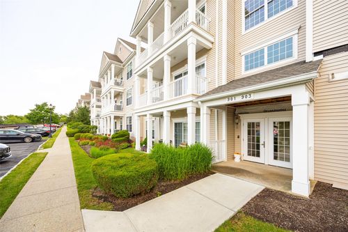 903 Saratoga Ln, Fishkill, NY, 12524-4943 | Card Image