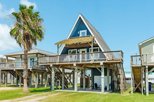 1106 Treaty Dr, Surfside Beach, TX, 77541-9815 | Card Image