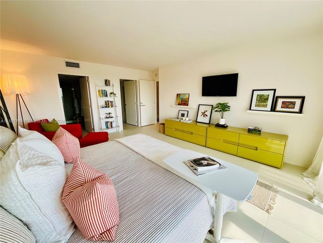 APT-11B - 881 Ocean Dr, Condo with 2 bedrooms, 2 bathrooms and null parking in Key Biscayne FL | Image 40