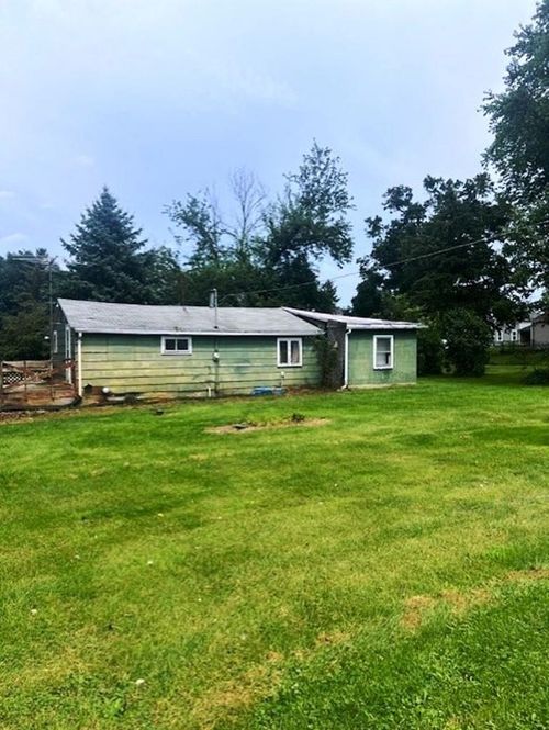 205 W Coral St, Eleroy, IL, 61027 | Card Image