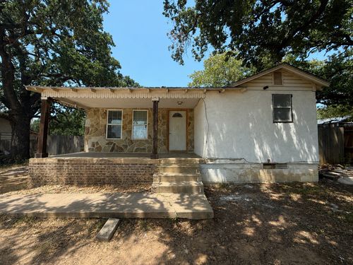 711 Kerley St, Denton, TX, 76205-7911 | Card Image