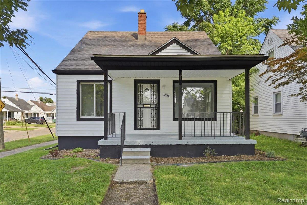 Residential in Lincoln Park 5