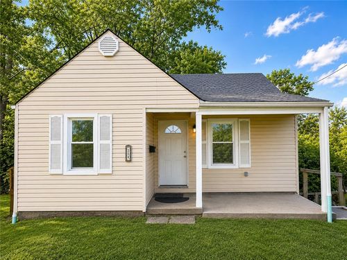 314 Fort Couch Rd, Upper St Clair, PA, 15241-2147 | Card Image