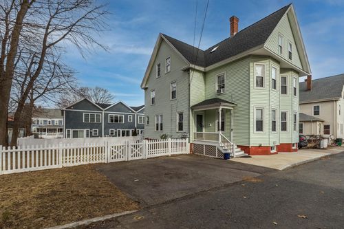25 Friend St, Portsmouth, NH, 03801-4948 | Card Image