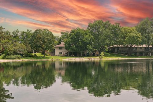 170 S Ela Rd, Barrington, IL, 60010-4716 | Card Image