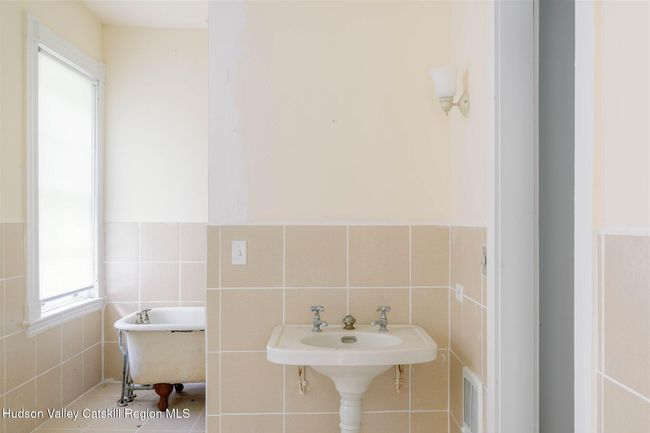 60 - 3760 Blackburn Rd, Home with 0 bedrooms, 10 bathrooms and null parking in Selkirk NY | Image 35