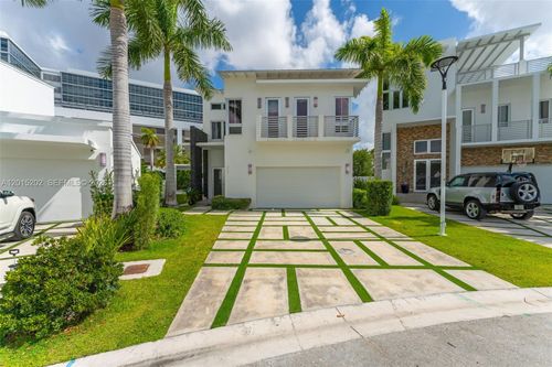 8221 Nw 34th Dr, Doral, FL, 33122 | Card Image