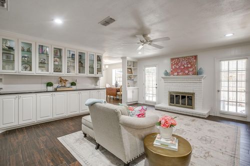 1147 Roaring Springs Rd, Fort Worth, TX, 76114-4487 | Card Image