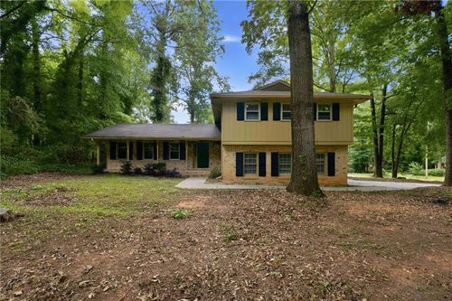 2115 Pine Knoll Cir Ne, Conyers, GA, 30013-1235 | Card Image