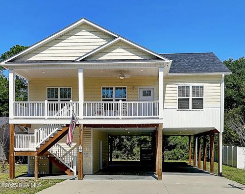 109 Sw 17th St, Oak Island, NC, 28465-7310 | Card Image