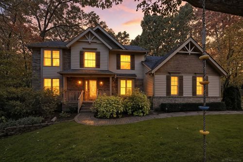 390 Woodsedge Ln, White Lake, MI, 48386-3538 | Card Image