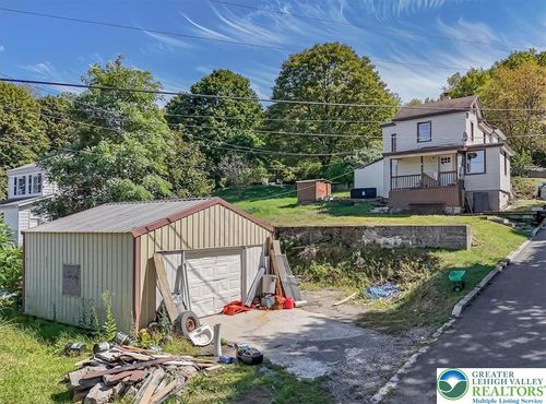 45 W Vernon St, Summit Hill, PA, 18250-1613 | Card Image