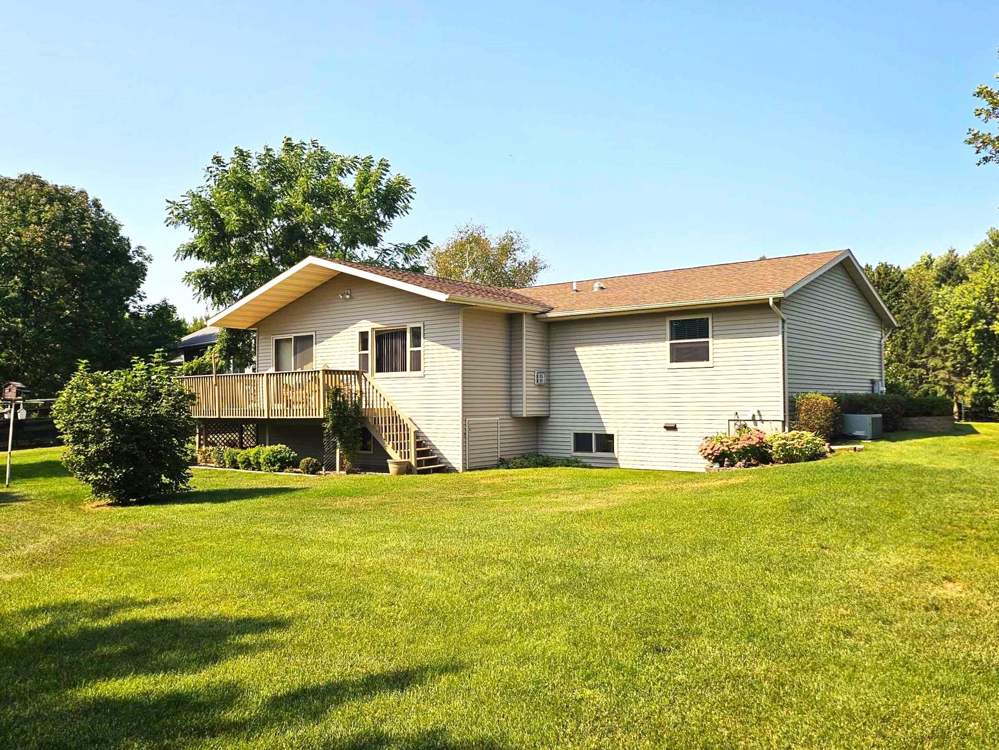 Woodsmoke Rd, Rib Mountain, WI 54401
