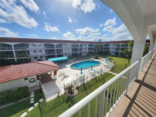 apt-322-580 Egret Dr, Hallandale Beach, FL, 33009-6597 | Card Image