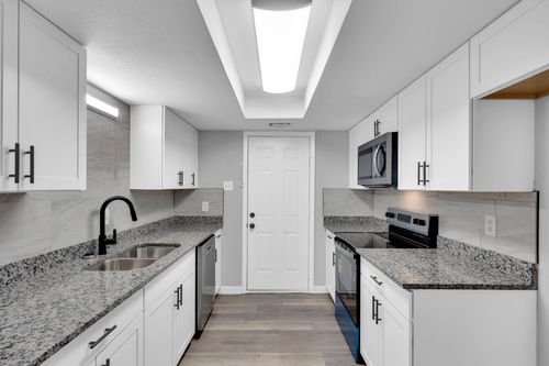 16-125 W Mountain Creek Dr, Grand Prairie, TX, 75052-6216 | Card Image