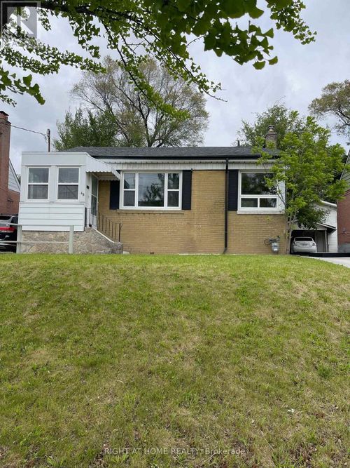 43 Trethewey Drive, Toronto (Beechborough-Greenbrook), ON, M6M4B1 | Card Image