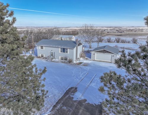 7010 3rd Avenue E, Williston, ND, 58801 | Card Image