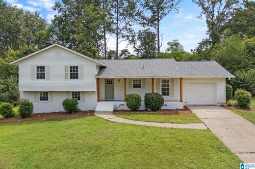 913 Ryecroft Rd, PELHAM, AL, 35124-1523 | Card Image