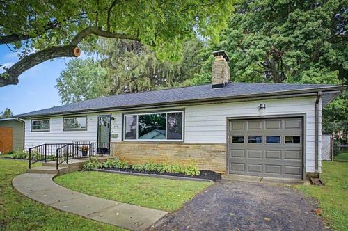 674 Karen Pkwy, Newark, OH, 43055-4320 | Card Image