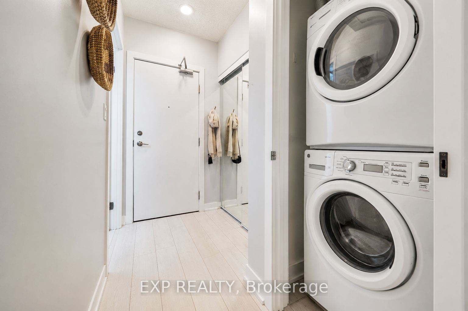Residential Lease in Toronto C01 2