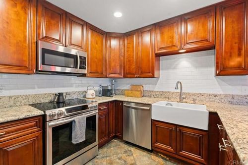 6960 Caminito Curva, San Diego, CA, 92119-2438 | Card Image