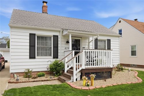 419 E 326th St, Willowick, OH, 44095-3319 | Card Image
