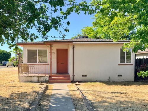 15445 W E Street, Kerman, CA, 93630 | Card Image