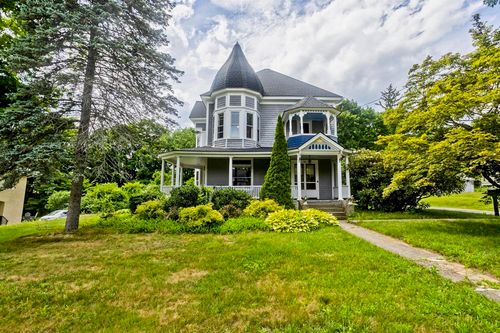 102 Church St, Ware, MA, 01082-1231 | Card Image
