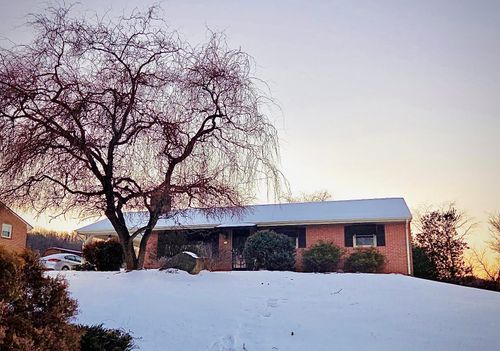 1124 Roundtree Dr, Bedford, VA, 24523-2412 | Card Image