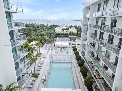 s-702-3900 Biscayne Blvd, Miami, FL, 33137-3777 | Card Image