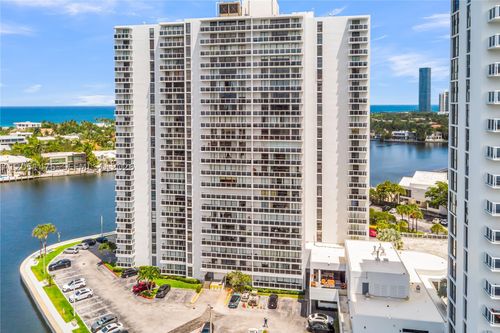 248-20515 E Country Club Dr, Aventura, FL, 33180-3042 | Card Image