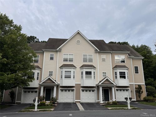 54 Fairways Dr, Middletown, NY, 10940-2666 | Card Image