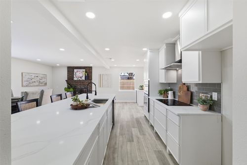 1207 Plateau Dr, Duncanville, TX, 75116-4207 | Card Image